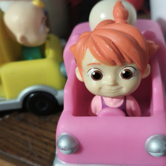 CoComelon Mini Vehicles Set - Picture 3 of 5